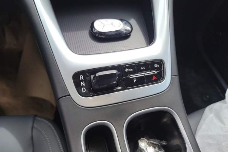 Used Geely Galaxy Geome 2026 Model 310km Youth Edition Gear Lever