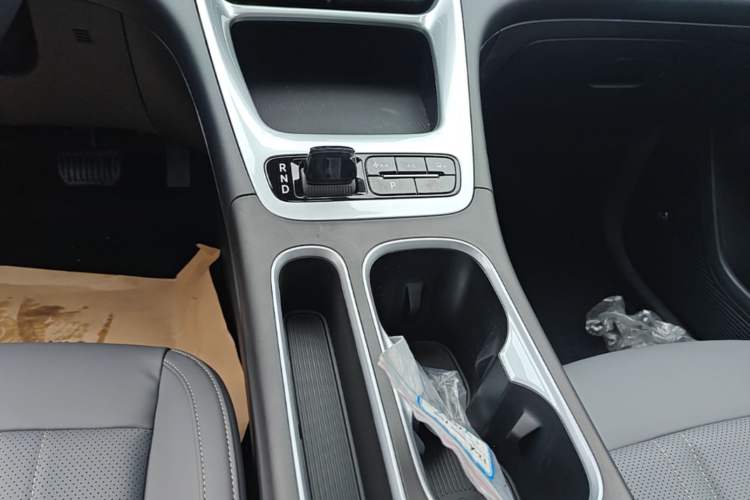 Used Geely Galaxy Geome 2026 Model 310km Youth Edition Gear Lever
