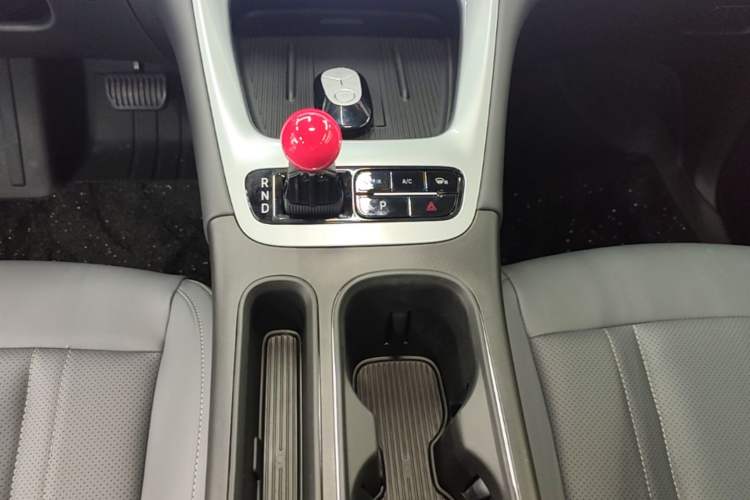 Used Geely Galaxy Geome 2026 Model 410km Exploration Edition Gear Lever