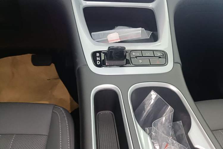 Used Geely Galaxy Geome 2026 Model 310km Dream Edition Gear Lever