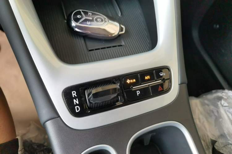 Used Geely Galaxy Geome 2026 Model 410km Exploration Edition Gear Lever