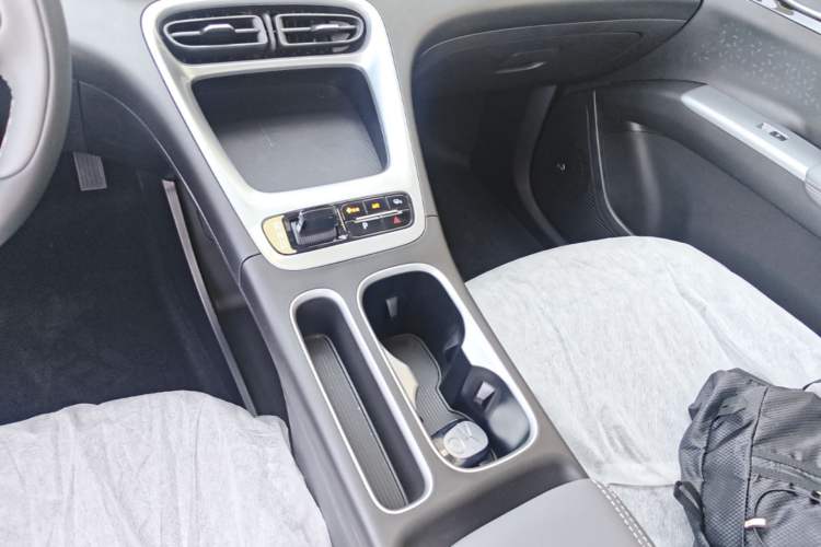 Used Geely Galaxy Geome 2026 Model 310km Youth Edition Gear Lever