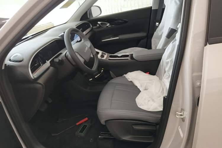 Used Geely Galaxy Geome 2026 Model 310km Youth Edition Left Front Seat