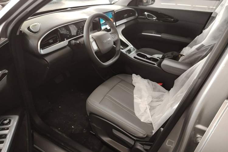 Used Geely Galaxy Geome 2026 Model 310km Youth Edition Left Front Seat