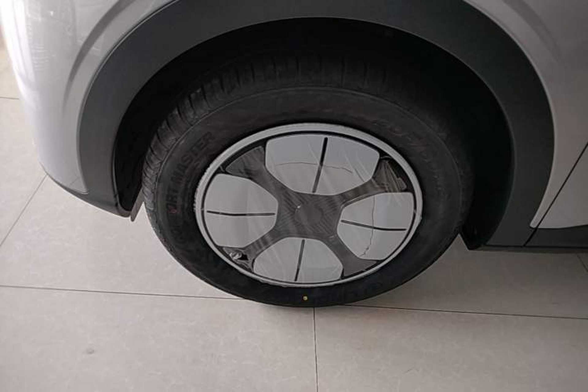 Used Geely Galaxy Geome 2026 Model 310km Youth Edition Left Front Wheel Hub