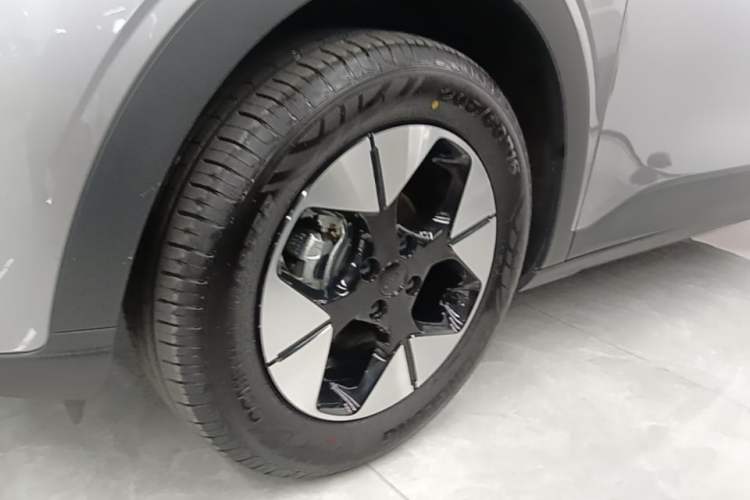 Used Geely Galaxy Geome 2026 Model 410km Freedom Edition Left Front Wheel Hub