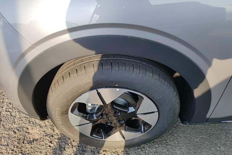 Used Geely Galaxy Geome 2026 Model 310km Dream Edition Left Front Wheel Hub