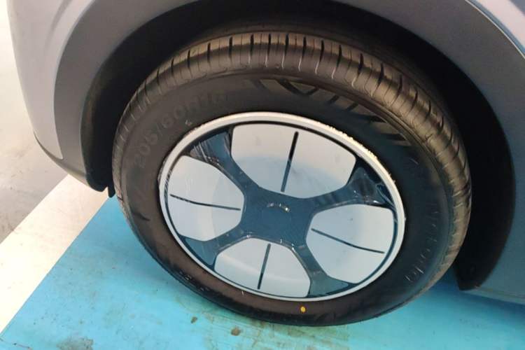 Used Geely Galaxy Geome 2026 310km Aspiration Edition Left Front Wheel Hub