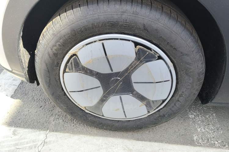 Used Geely Galaxy Geome 2026 Model 310km Youth Edition Left Front Wheel Hub