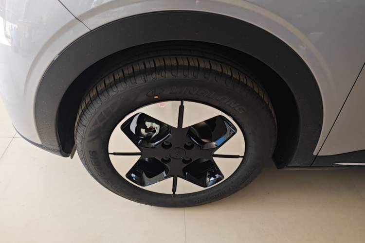 Used Geely Galaxy Geome 2026 Model 310km Dream Edition Left Front Wheel Hub