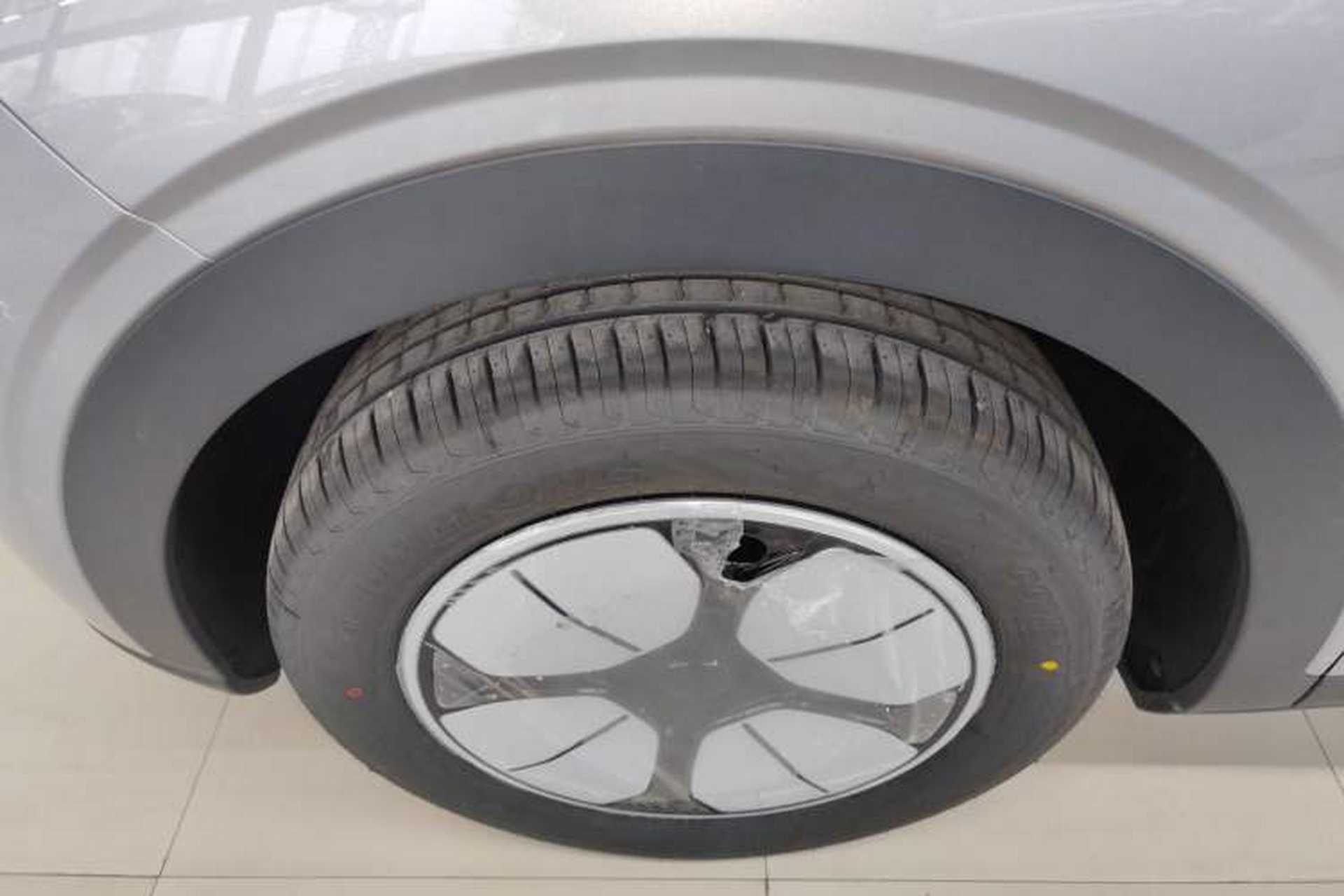 Used Geely Galaxy Geome 2026 Model 310km Youth Edition Left Front Wheel Hub