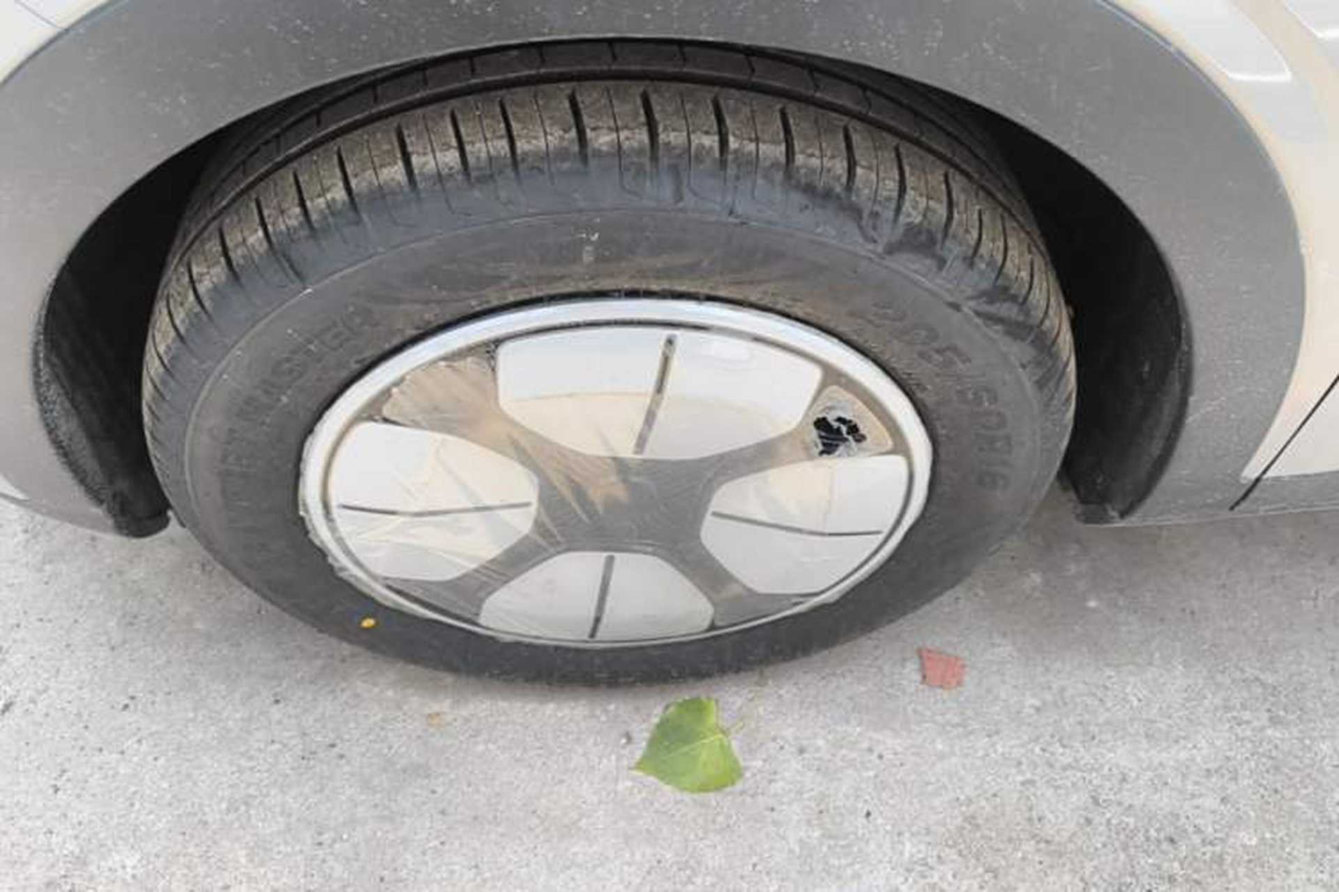 Used Geely Galaxy Geome 2026 Model 310km Youth Edition Left Front Wheel Hub