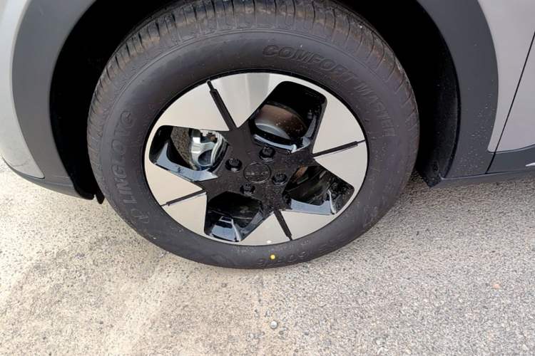 Used Geely Galaxy Geome 2026 310km Wind-Riding Edition Left Front Wheel Hub