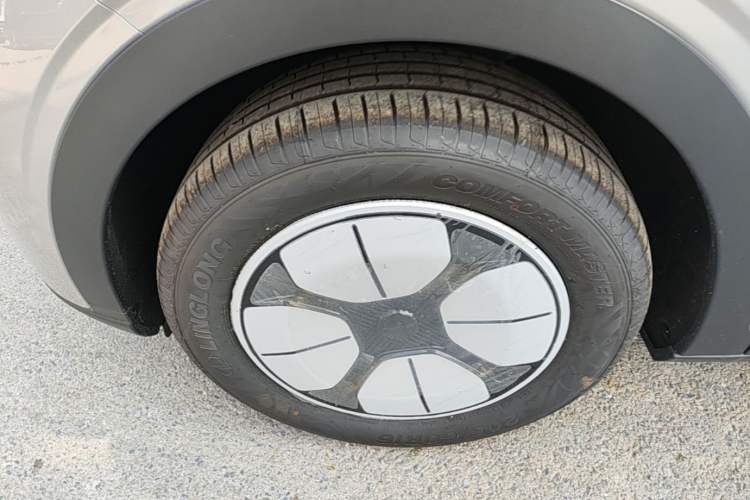 Used Geely Galaxy Geome 2026 Model 310km Youth Edition Left Front Wheel Hub