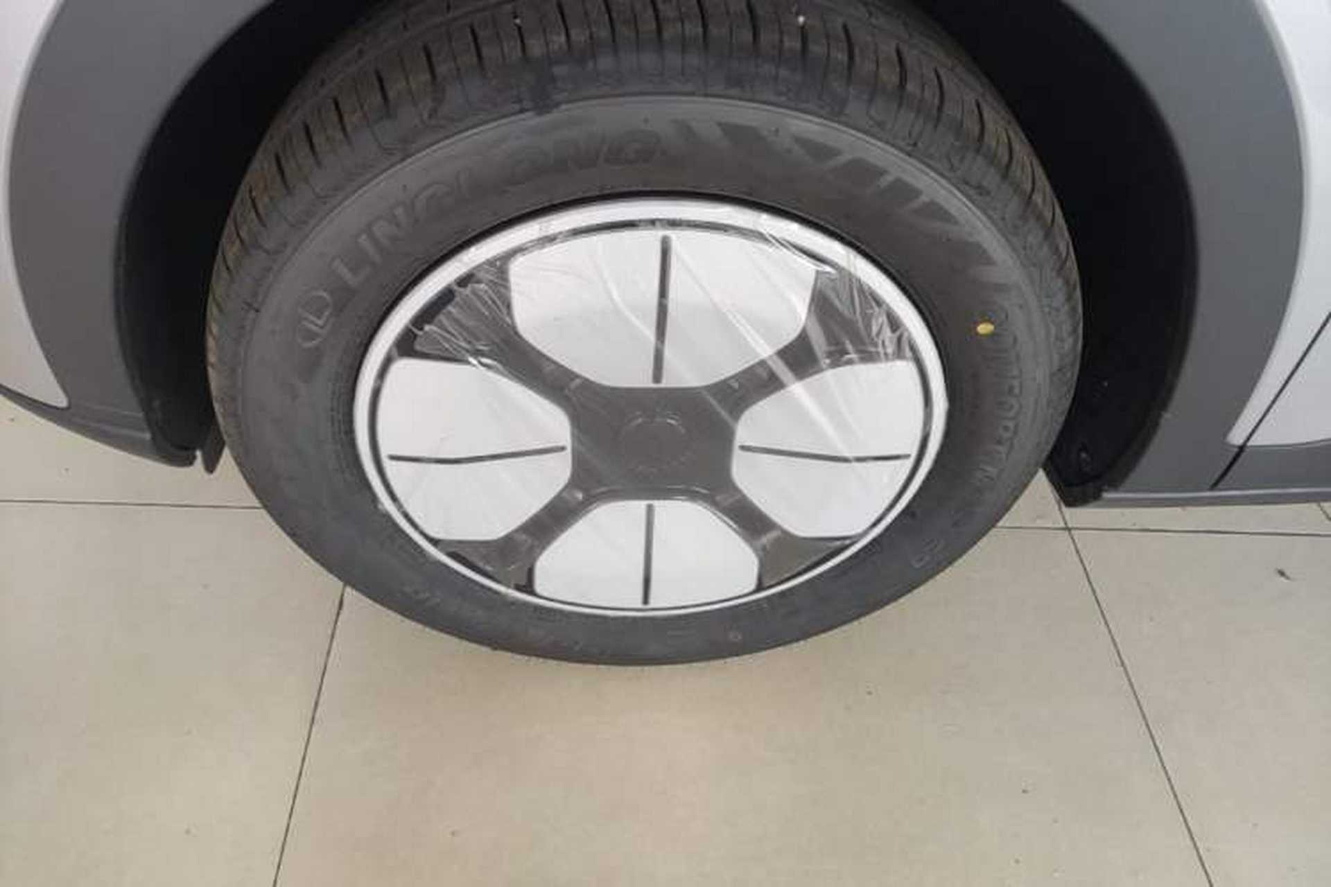 Used Geely Galaxy Geome 2026 Model 310km Youth Edition Left Front Wheel Hub