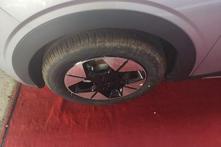 Used Geely Galaxy Geome 2026 Model 310km Dream Edition Left Front Wheel Hub
