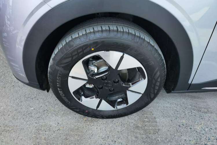 Used Geely Galaxy Geome 2026 Model 410km Exploration Edition Left Front Wheel Hub
