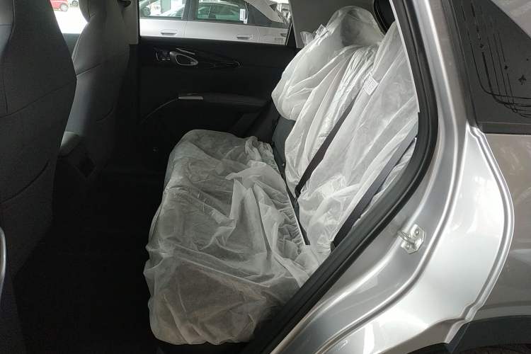 Used Geely Galaxy Geome 2026 Model 310km Youth Edition Left Rear Seat
