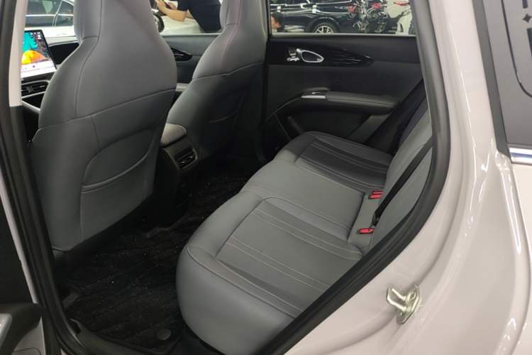 Used Geely Galaxy Geome 2026 Model 410km Exploration Edition Left Rear Seat