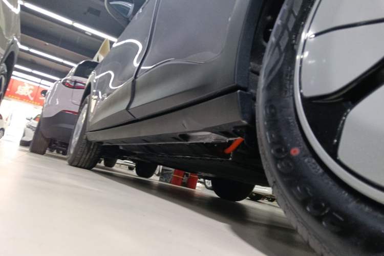 Used Geely Galaxy Geome 2026 Model 310km Youth Edition Left Side Sill