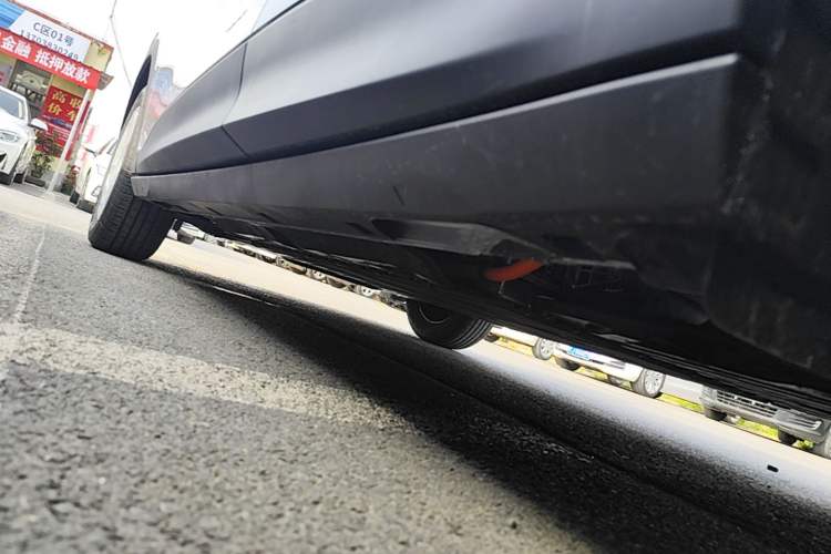 Used Geely Galaxy Geome 2026 Model 310km Youth Edition Left Side Sill