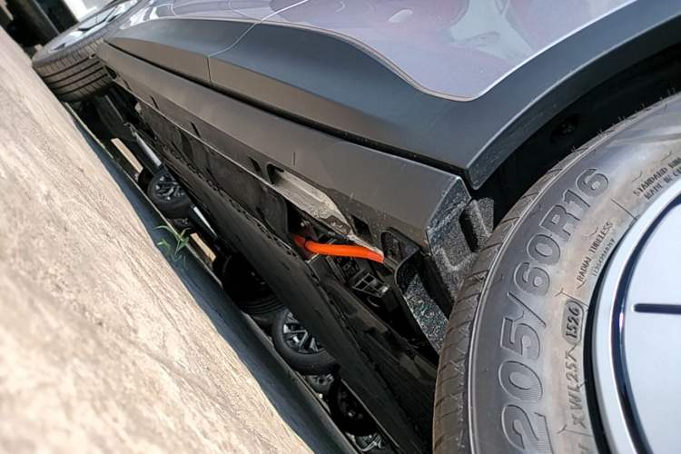 Used Geely Galaxy Geome 2026 Model 310km Youth Edition Left Side Sill