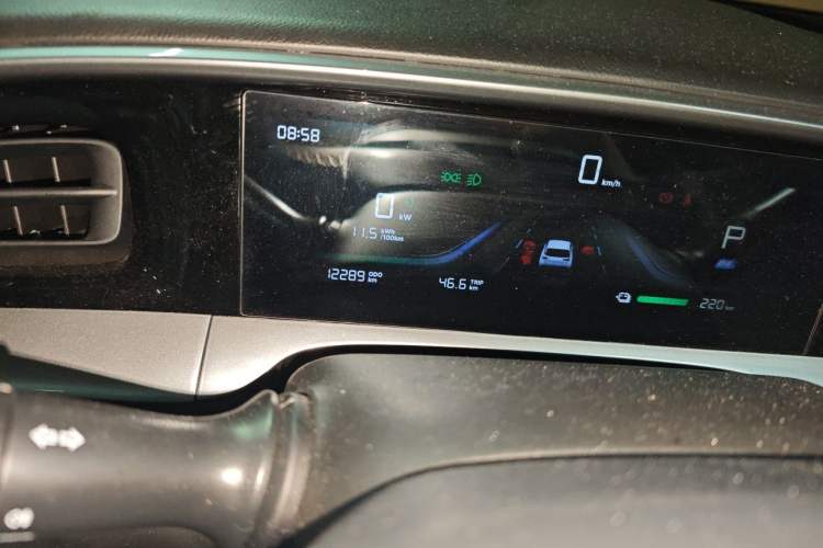 Used Geely Galaxy Geome 2026 Model 310km Youth Edition Odometer Close Up
