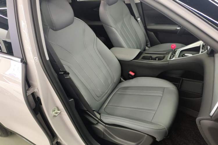 Used Geely Galaxy Geome 2026 Model 410km Exploration Edition Right Front Seat