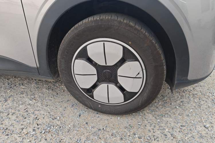 Used Geely Galaxy Geome 2026 Model 310km Youth Edition Right Front Wheel Hub