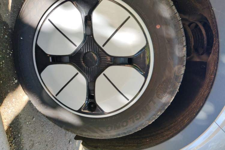 Used Geely Galaxy Geome 2026 Model 310km Youth Edition Right Front Wheel Hub