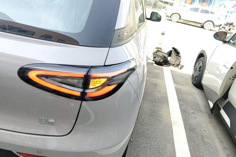 Used Geely Galaxy Geome 2026 Model 310km Youth Edition Right Rear Taillight
