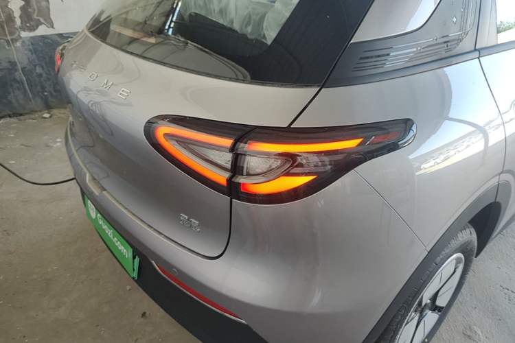 Used Geely Galaxy Geome 2026 Model 310km Youth Edition Right Rear Taillight