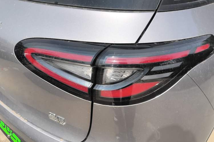 Used Geely Galaxy Geome 2026 Model 310km Youth Edition Right Rear Taillight