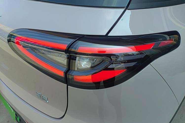 Used Geely Galaxy Geome 2026 Model 410km Freedom Edition Right Rear Taillight