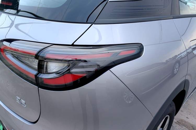 Used Geely Galaxy Geome 2026 310km Wind-Riding Edition Right Rear Taillight