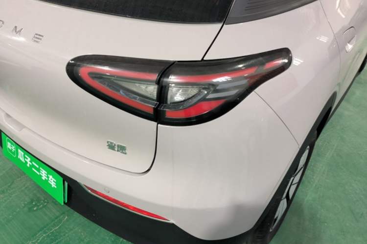 Used Geely Galaxy Geome 2026 Model 310km Youth Edition Right Rear Taillight