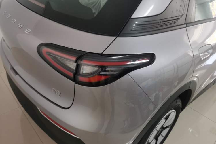 Used Geely Galaxy Geome 2026 Model 310km Youth Edition Right Rear Taillight