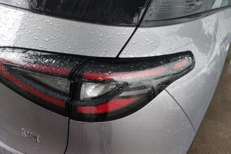 Used Geely Galaxy Geome 2026 Model 310km Dream Edition Right Rear Taillight