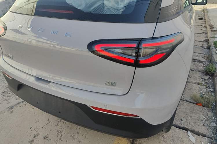 Used Geely Galaxy Geome 2026 Model 310km Youth Edition Right Rear Taillight