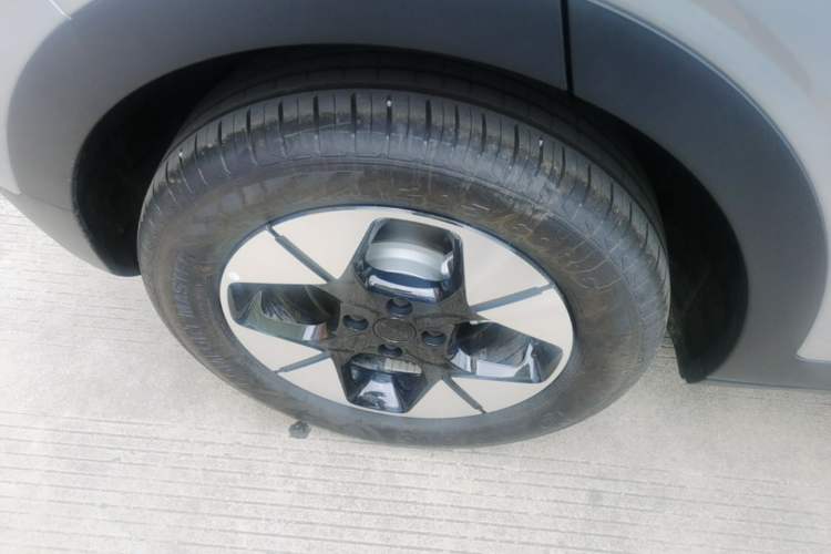 Used Geely Galaxy Geome 2026 Model 310km Dream Edition Right Rear Wheel Hub