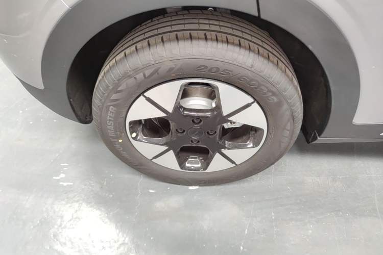 Used Geely Galaxy Geome 2026 Model 310km Dream Edition Right Rear Wheel Hub