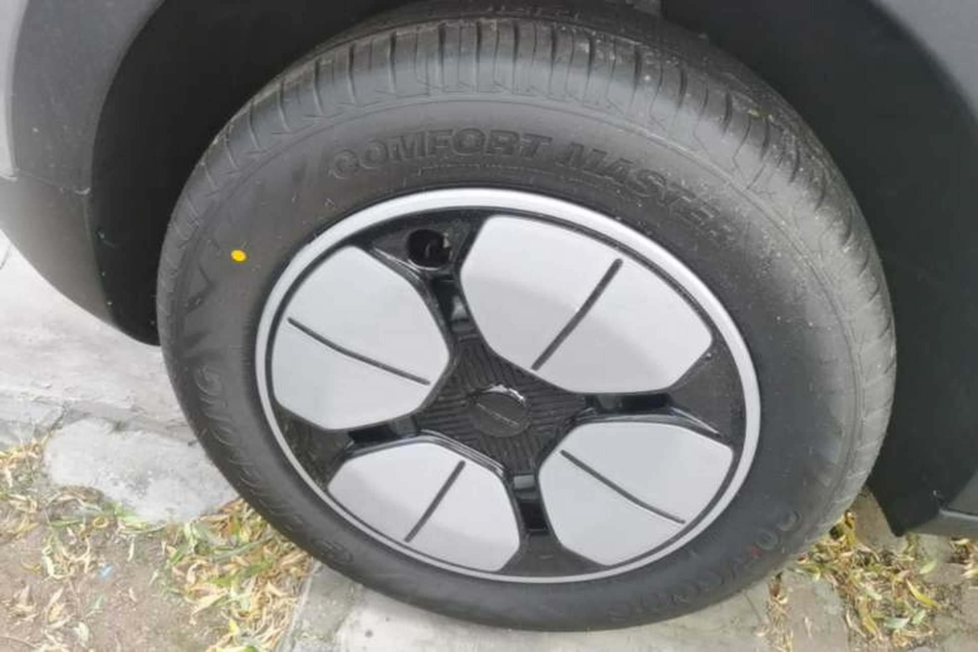 Used Geely Galaxy Geome 2026 Model 310km Youth Edition Right Rear Wheel Hub