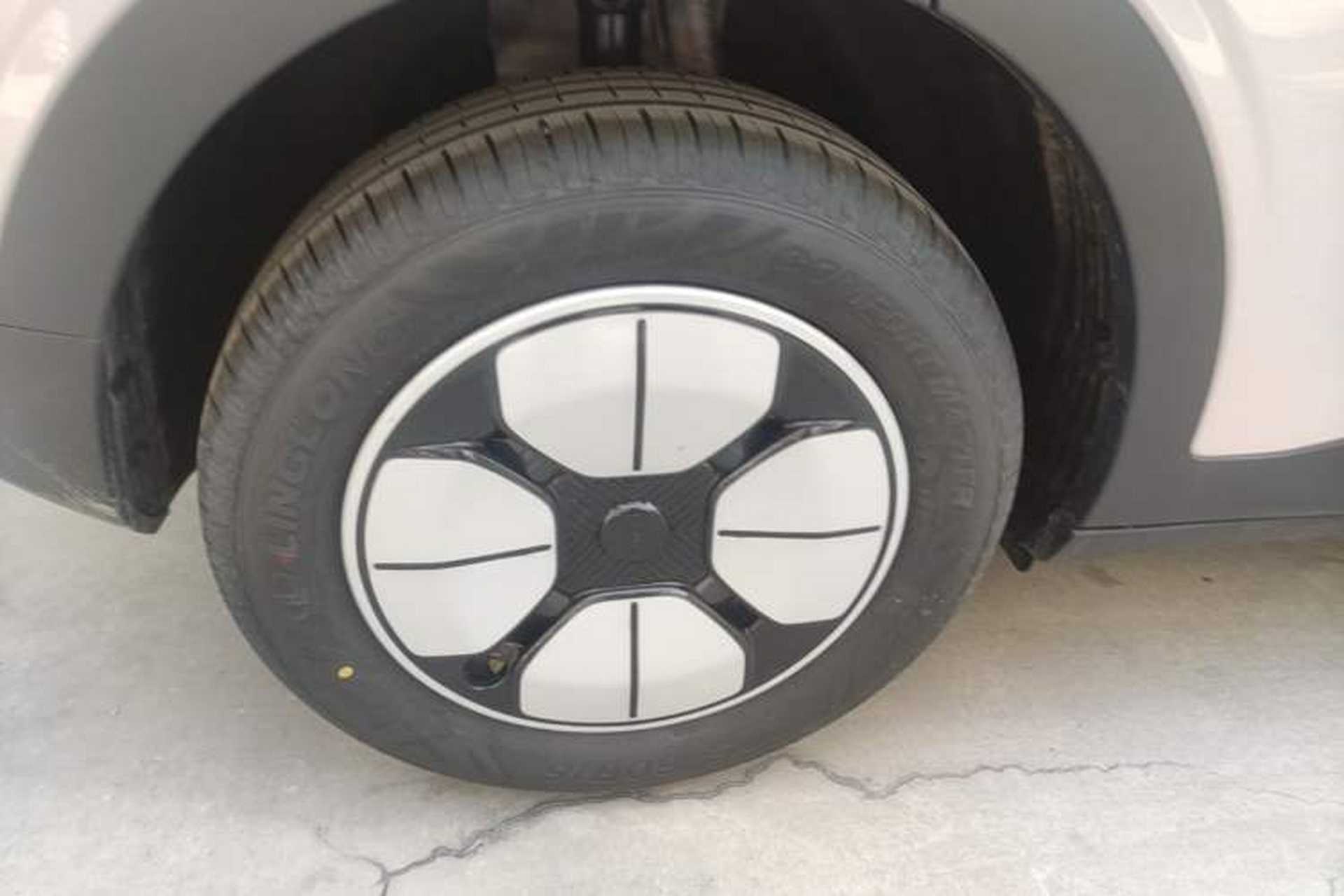 Used Geely Galaxy Geome 2026 Model 310km Youth Edition Right Rear Wheel Hub