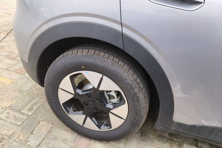 Used Geely Galaxy Geome 2026 Model 410km Freedom Edition Right Rear Wheel Hub