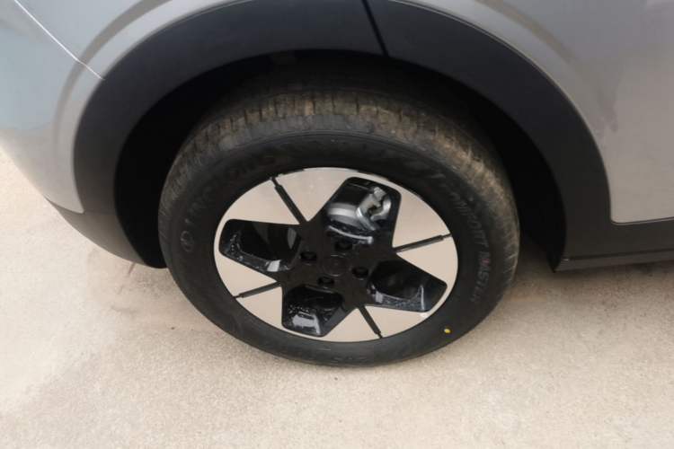 Used Geely Galaxy Geome 2026 Model 310km Dream Edition Right Rear Wheel Hub