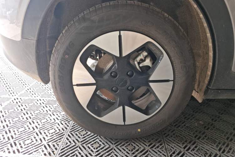 Used Geely Galaxy Geome 2026 Model 310km Dream Edition Right Rear Wheel Hub