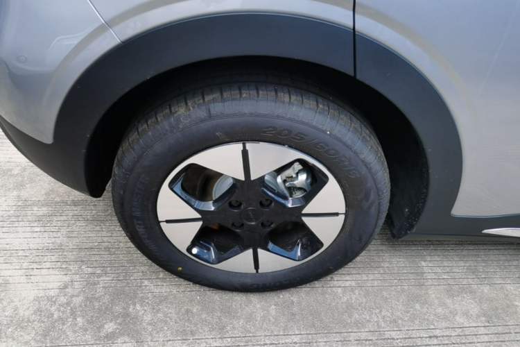 Used Geely Galaxy Geome 2026 Model 310km Dream Edition Right Rear Wheel Hub