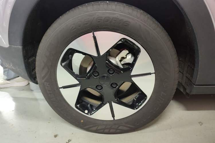 Used Geely Galaxy Geome 2026 Model 410km Exploration Edition Right Rear Wheel Hub