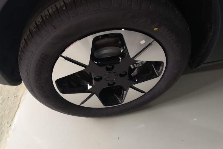 Used Geely Galaxy Geome 2026 Model 310km Dream Edition Right Rear Wheel Hub