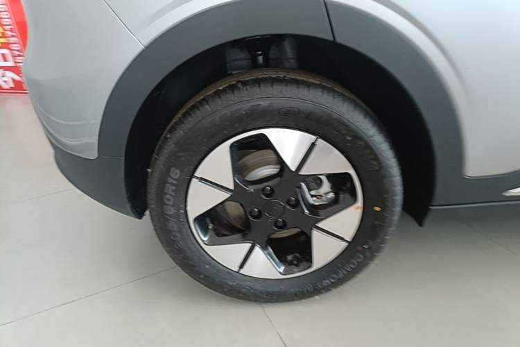 Used Geely Galaxy Geome 2026 Model 310km Dream Edition Right Rear Wheel Hub